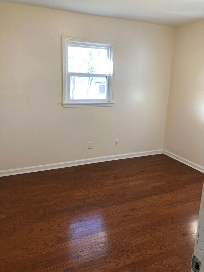 Building Photo - 3 br, 1 bath House - 1515 Arling Ave