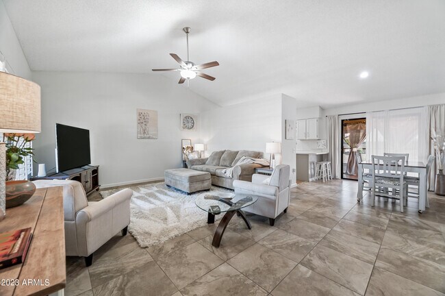 Foto del edificio - 17803 N 137th Dr