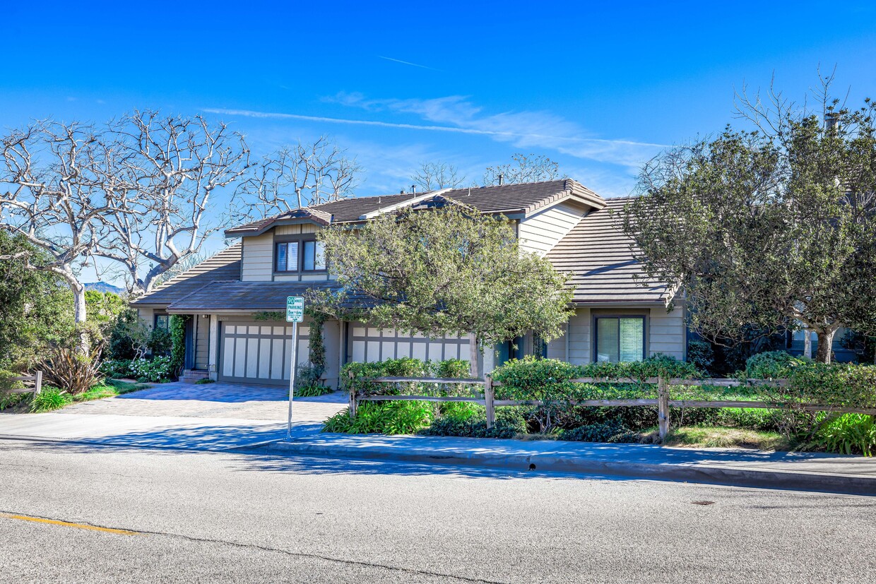 Foto principal - 29202 Heathercliff Rd