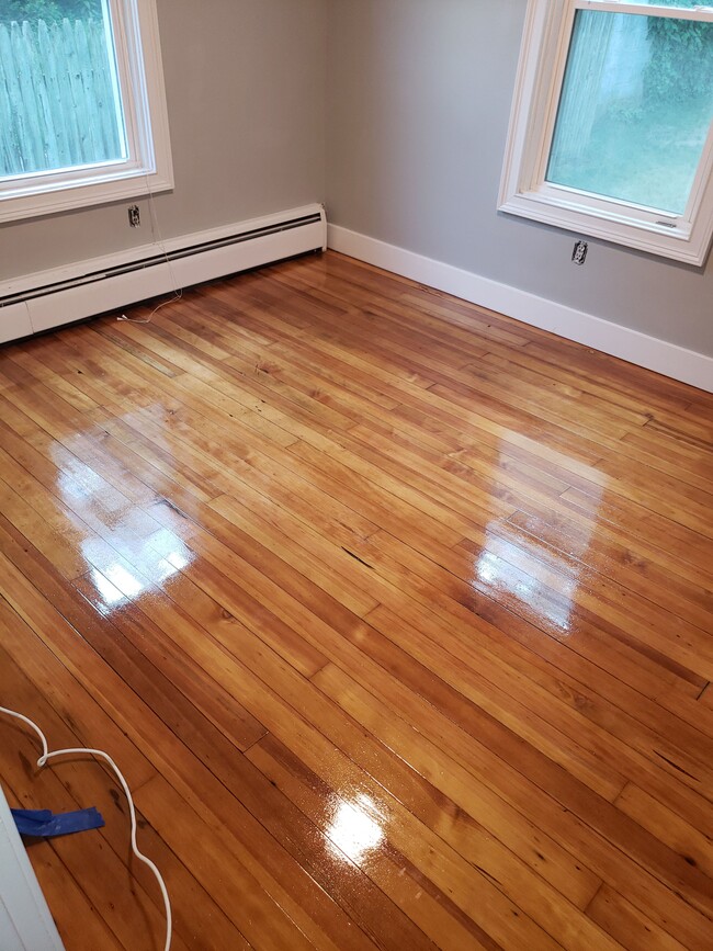 Building Photo - 27 Martha St