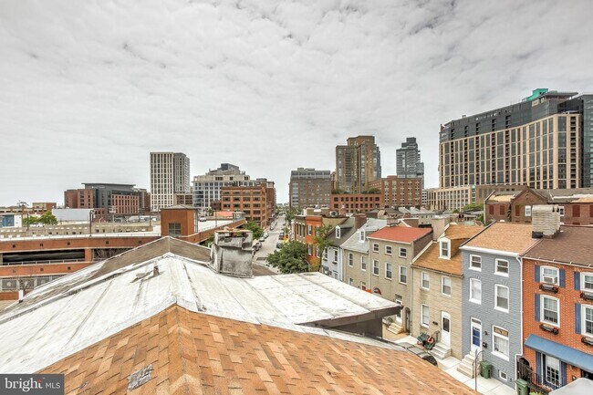 Building Photo - 307 S Exeter St