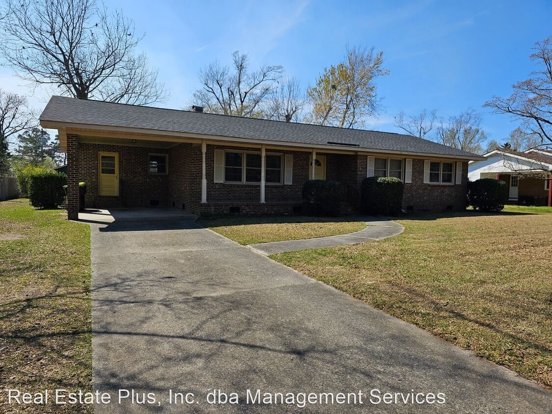 3 br, 2 bath House 15 Chattawka Drive House Rental in Havelock, NC