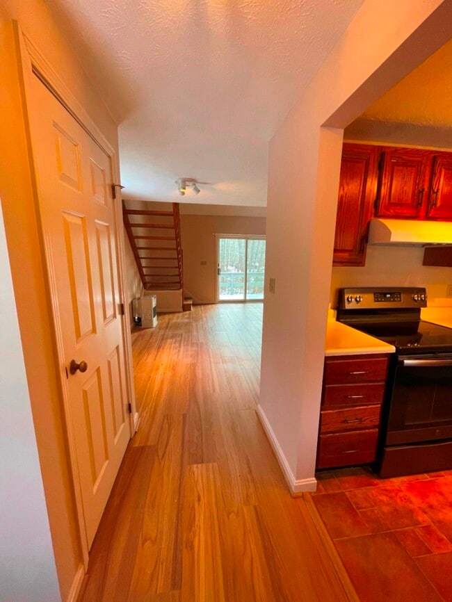 Building Photo - 2 Chickadee Ln