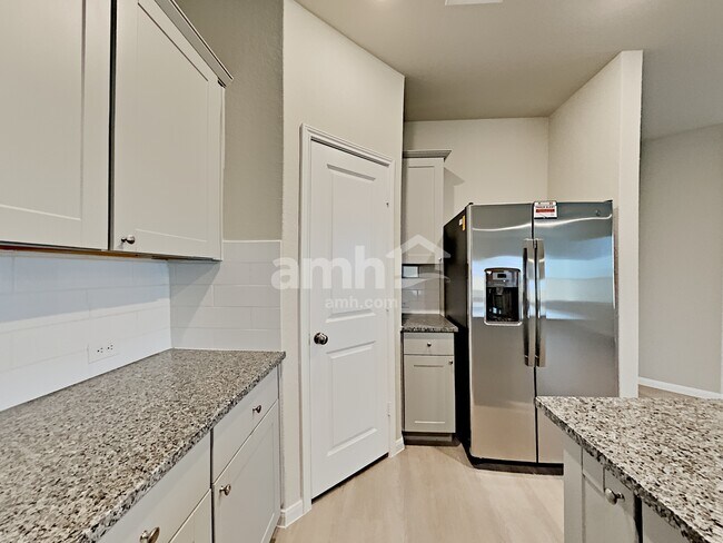 Foto del edificio - 2701 Iberia Ct