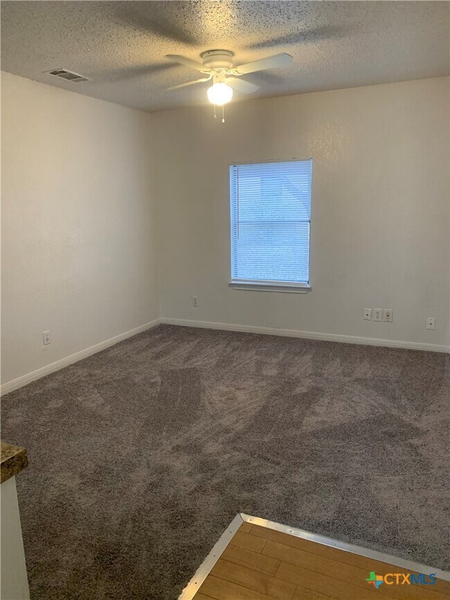 Foto del edificio - 116 W Stacie Rd