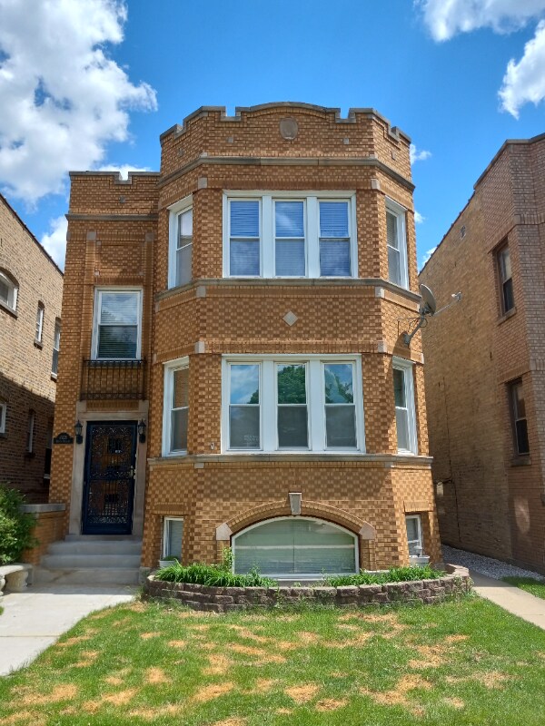 4929 N Menard Ave, Chicago, IL 60630 Apartment for Rent in Chicago