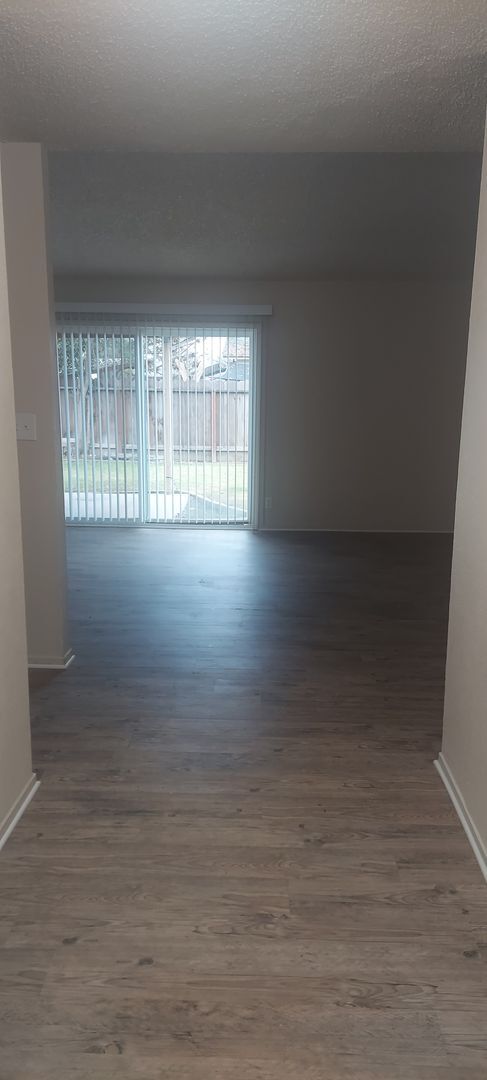 Foto del edificio - 1040 E Donna Dr