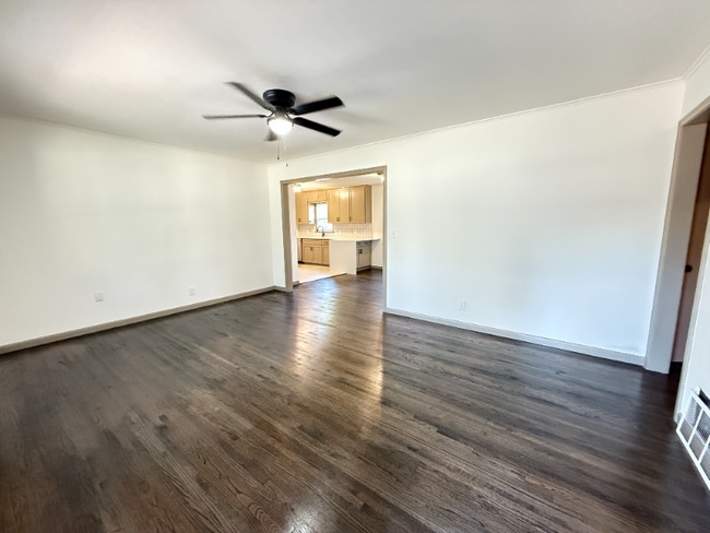 Foto del edificio - 1819 S Irvington Ave