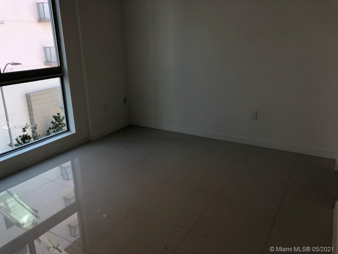 Foto del edificio - 7875 NW 107th Ave