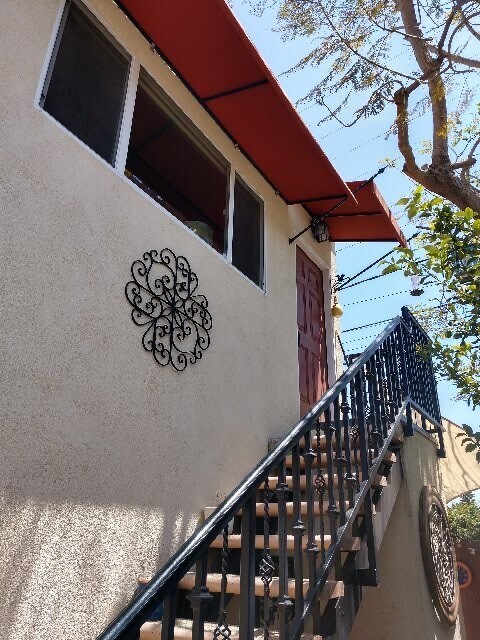 Entrada - 3534 Wesley St