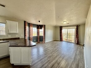 Building Photo - 115 Daybreak Ln