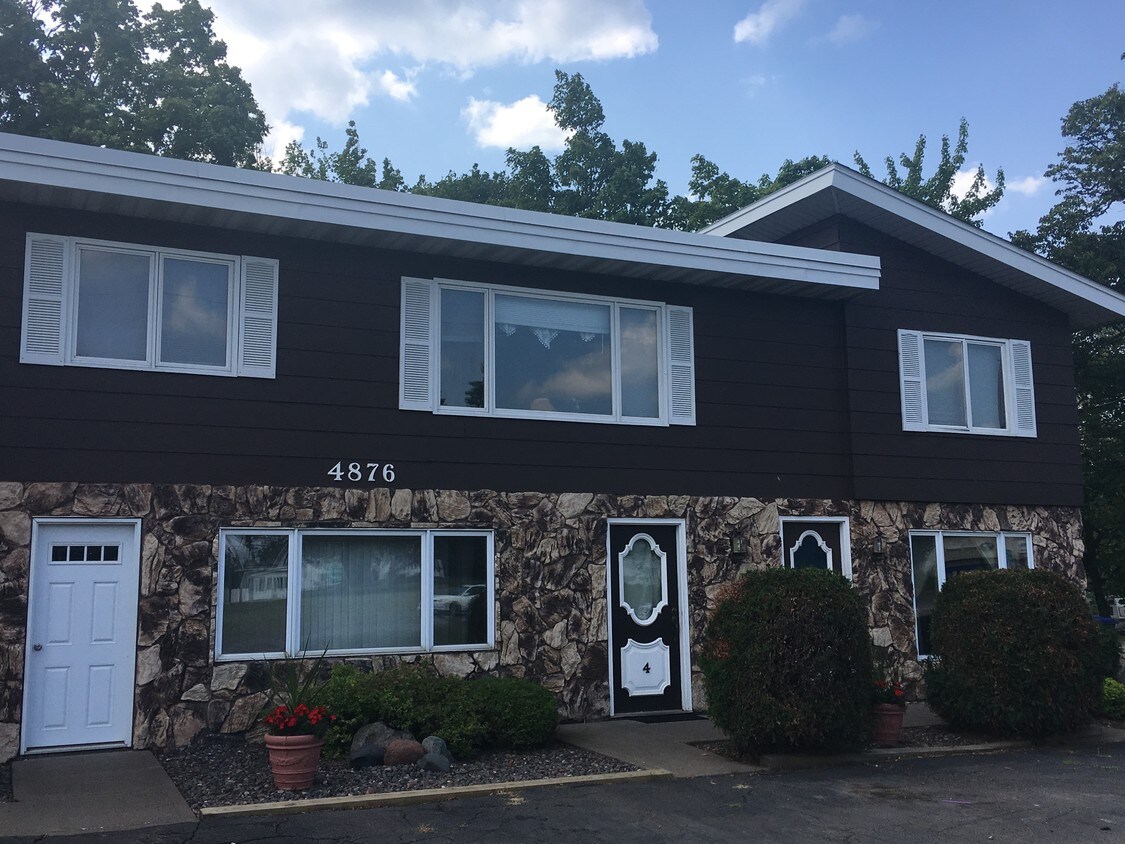 Valhalla Villa Townhomes 48744876 Miller Trunk Hwy Hermantown, MN