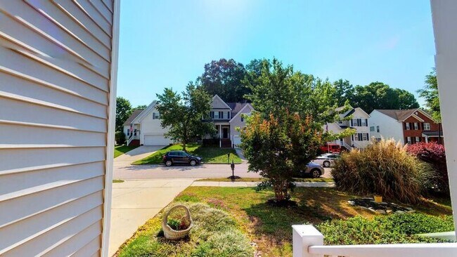 Foto del edificio - 2216 Spruce Shadows Ln