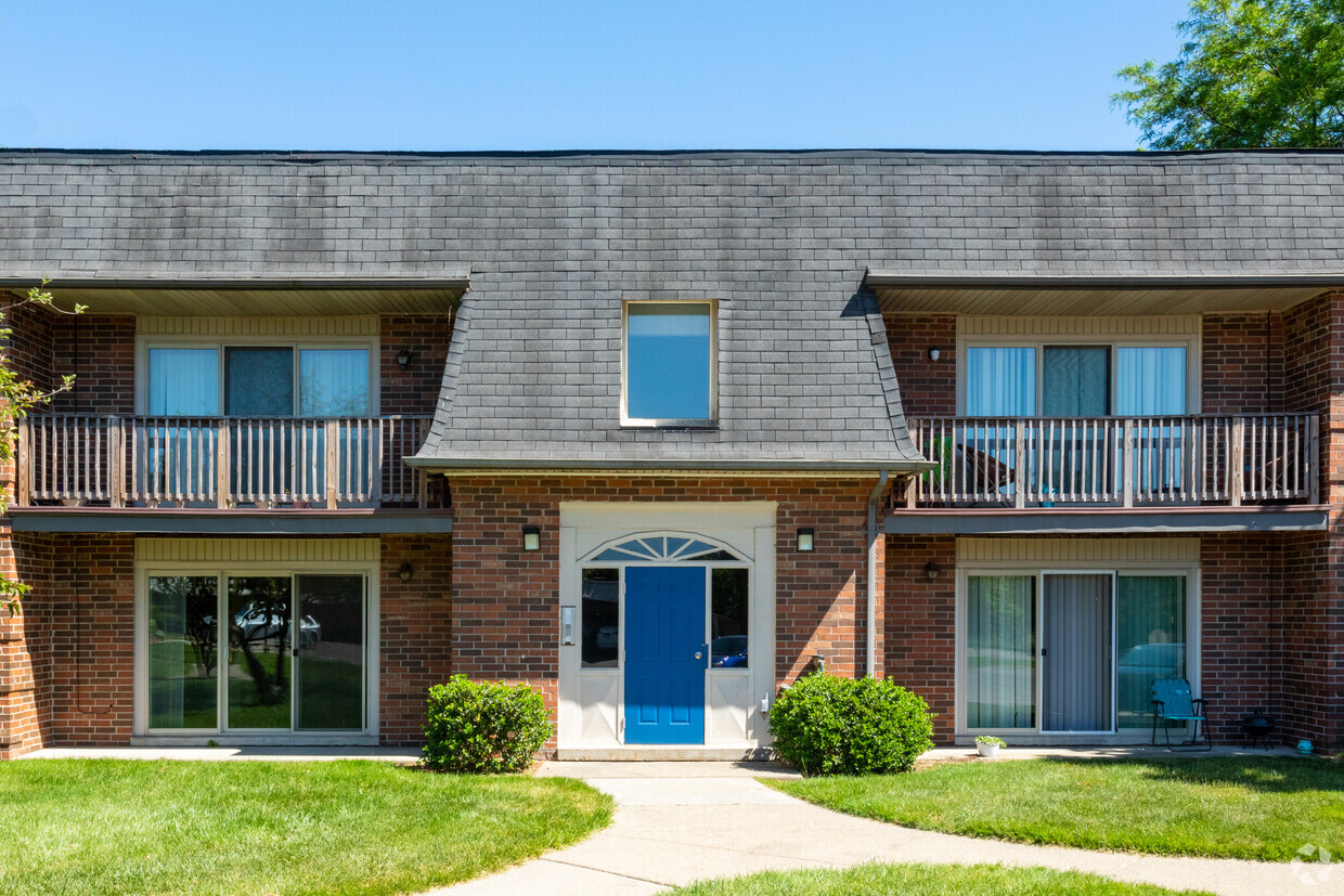 Primary Photo - Arbor Circle Apartments