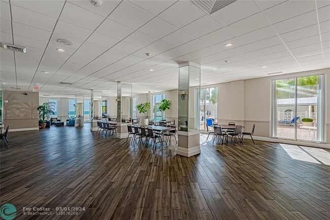 Building Photo - 4250 Galt Ocean Dr