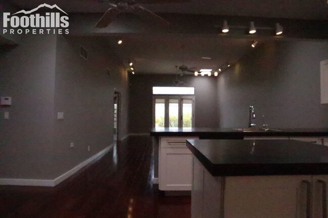 Foto del edificio - 5427 E Francisco Loop