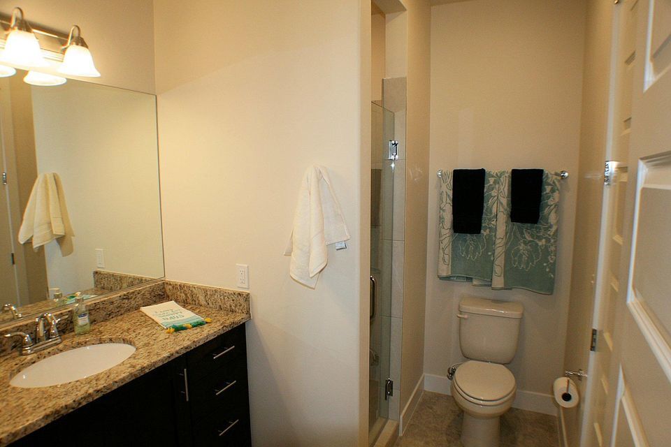 Foto principal - 5228 North Villas Drive