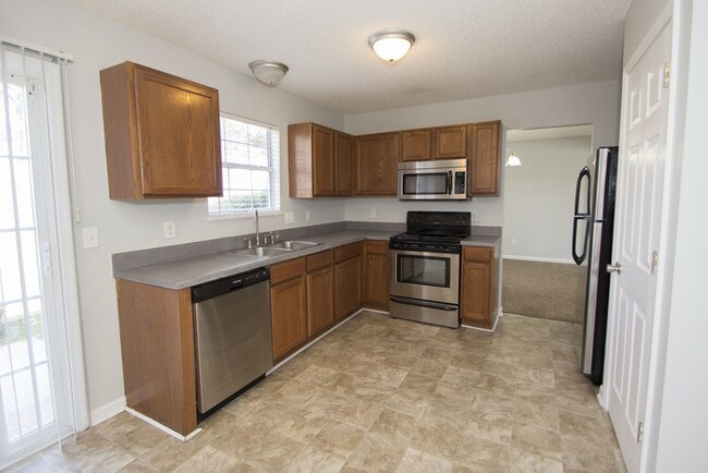 Building Photo - 11 High Glen Ct