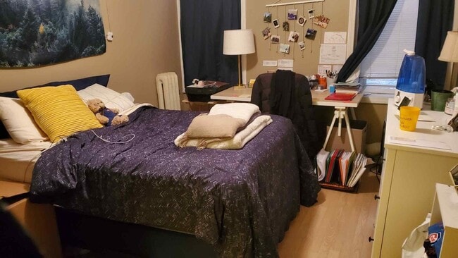 Photo - Available Sept 1 – No Broker Fee! House