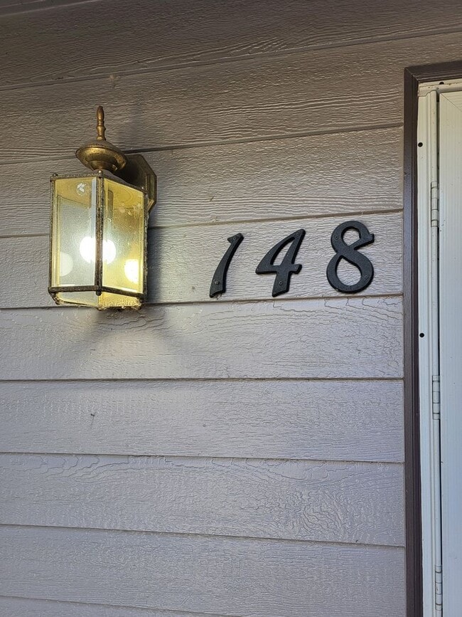 Building Photo - HAZELBROOK138-148