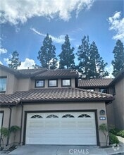Building Photo - 5 Meadowbrook