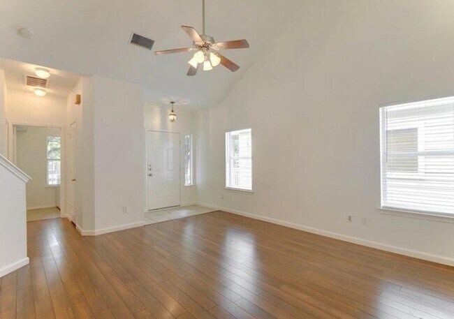 Foto del edificio - 211 Cadillac Cove