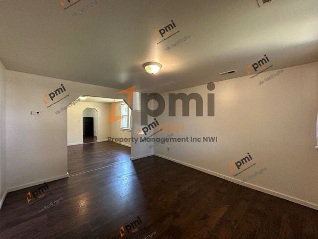 Building Photo - 4635 Towle Ave