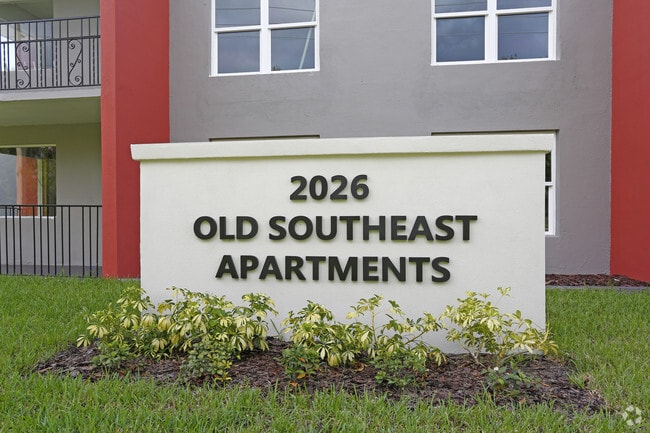 Building Photo - The Astoria - Sabal