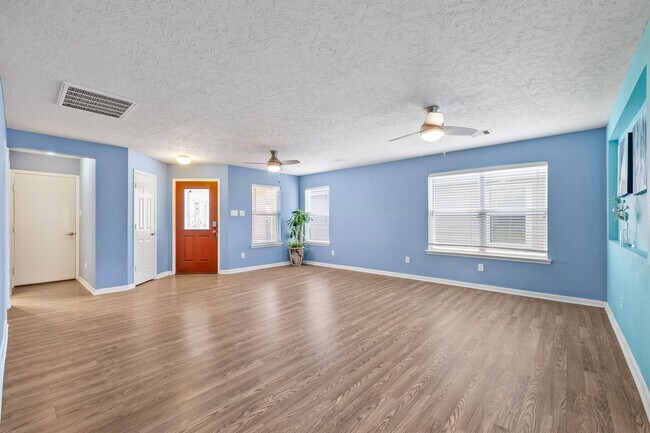 Foto del edificio - 2715 Skyview Knoll Ct