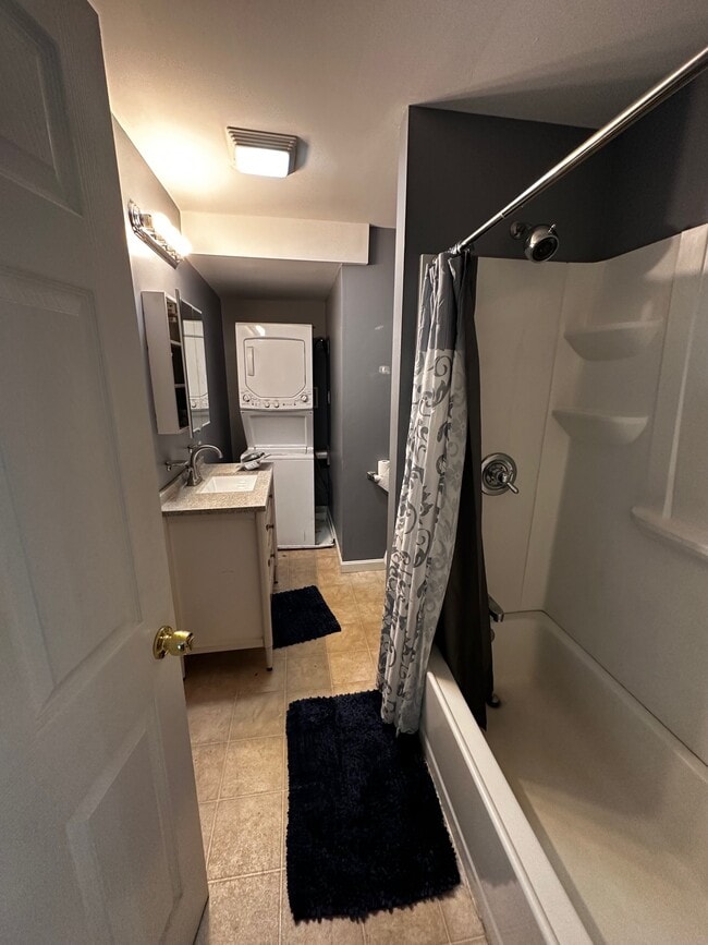 Bath - 353 Laurel St