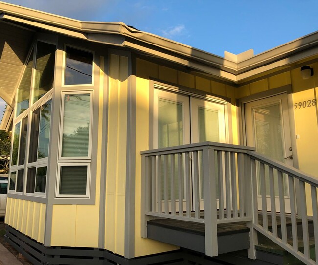 Building Photo - Renovated Sunset Beach Home available Augu...