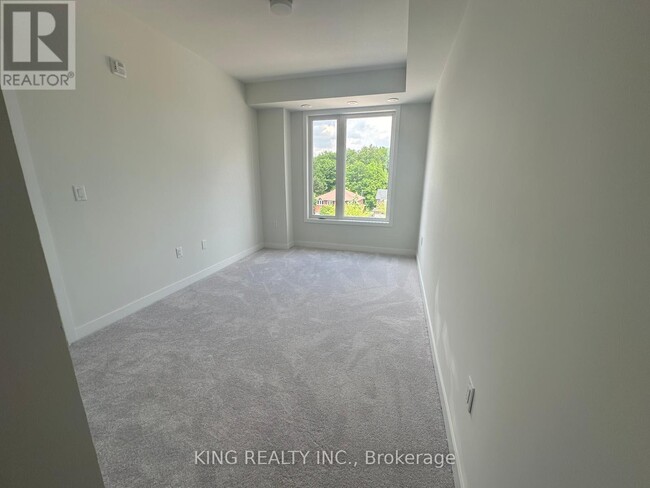 Building Photo - 3566-3566 Colonial Dr