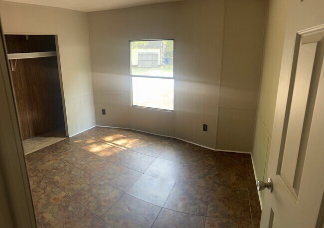 Foto del edificio - 1370 Yorkshire Ln