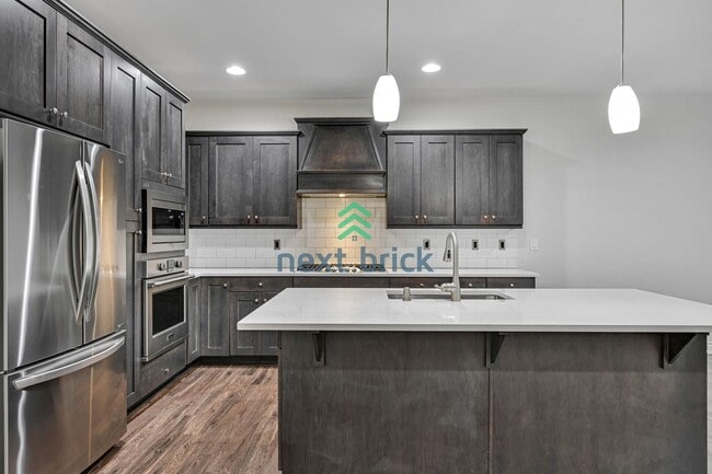 Photo - Bothell 5BR 3Bath-on a quiet neighborhood ... House