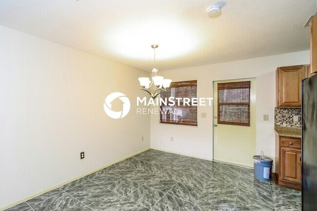 Building Photo - 4 Bedroom Pet-Friendly Home in NORTH PORT, FL with Main Street Renewal