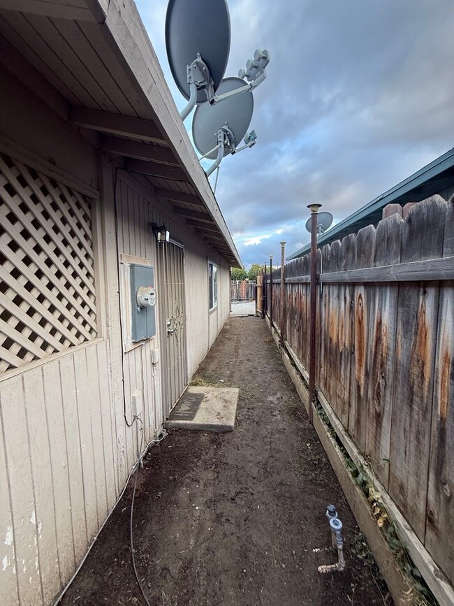 Building Photo - Available Soon! WITH HVAC