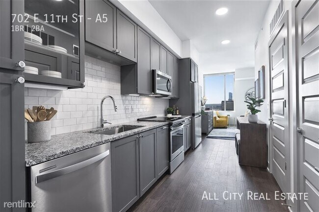 Foto del edificio - 702 E 11th St