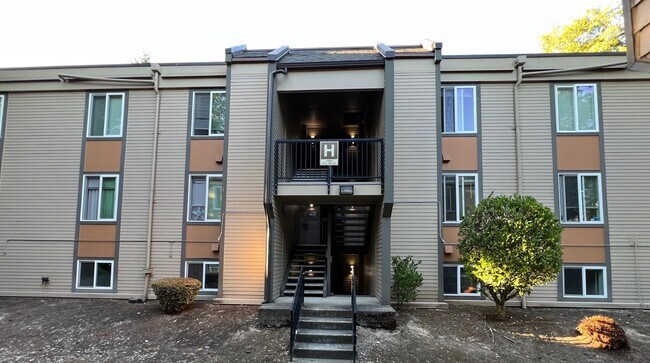 Building Photo - 14605 NE 34th St