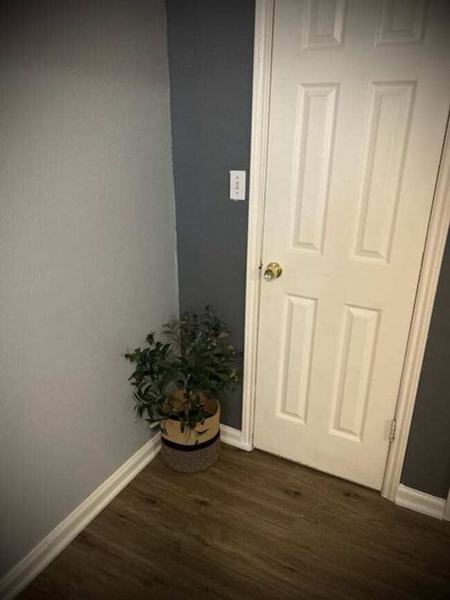 Building Photo - 739 E Ashby Pl