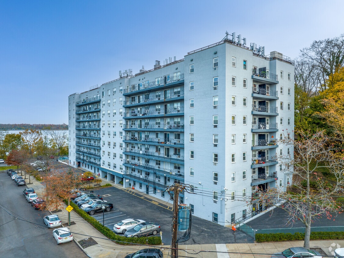 20 Cliff St - Sea Cliff Towers