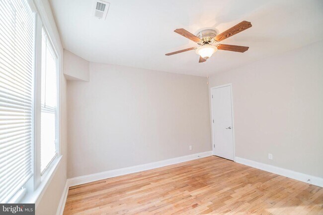 Building Photo - 1653 Northgate Rd