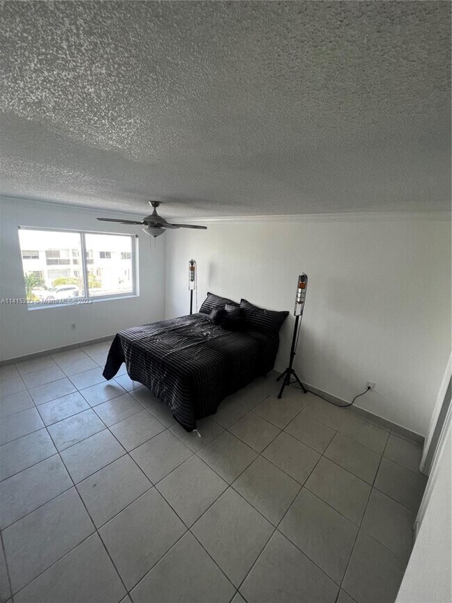 Building Photo - 3536 NE 168th St # 301