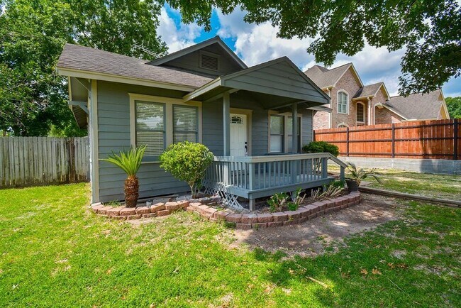 Foto del edificio - 8314 Tavenor Ln