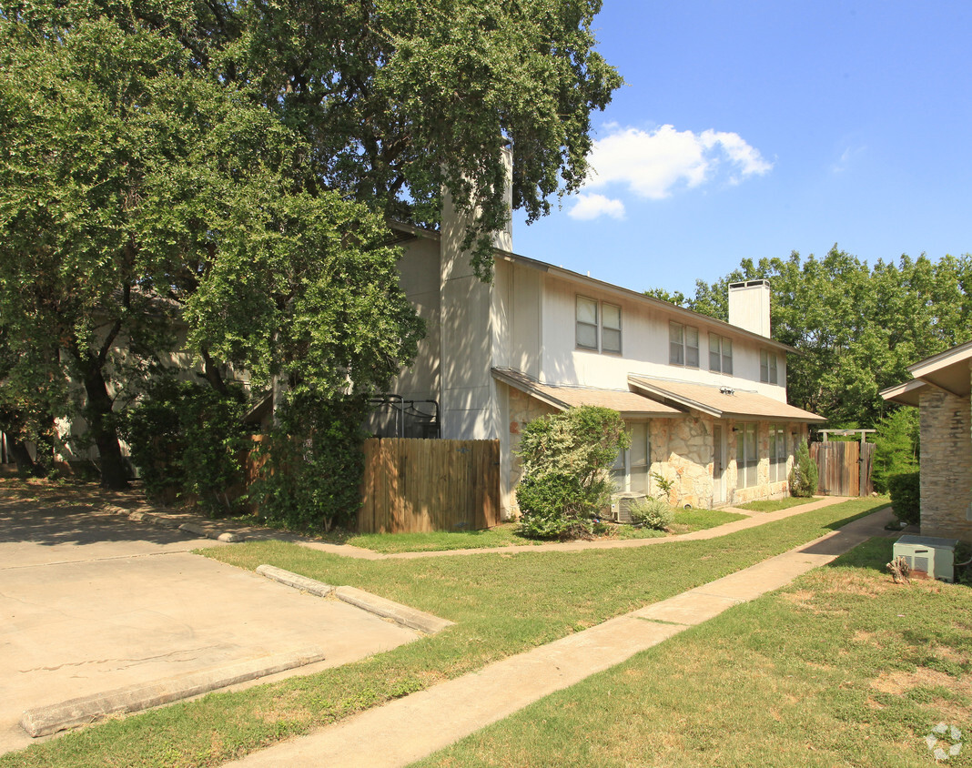 Building Photo - 2 Fourplexes