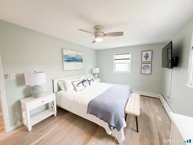 Building Photo - Fully renovated home just steps from the beach!