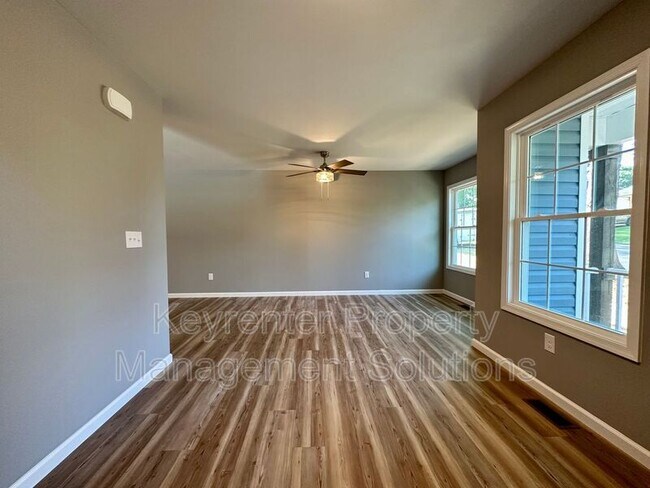 Foto del edificio - 905 Gardner St