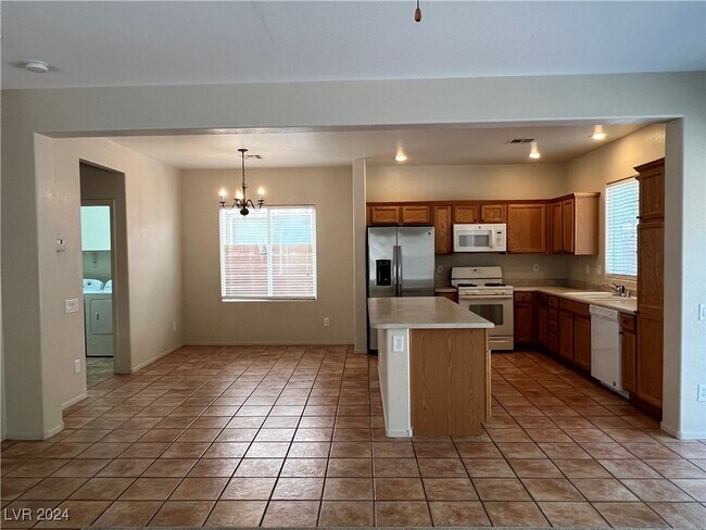 Building Photo - 11260 Woodland Violet Ave