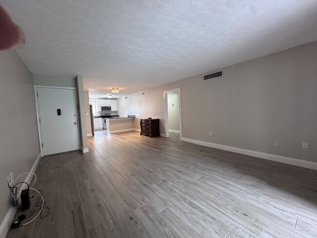 Foto del edificio - Great Location 2 Bedroom and 2 Baths