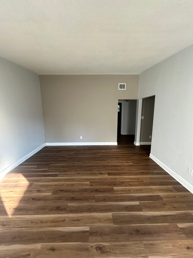 Building Photo - 1503 Noble Pl