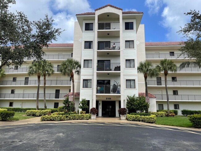 Building Photo - 2105 Lavers Cir